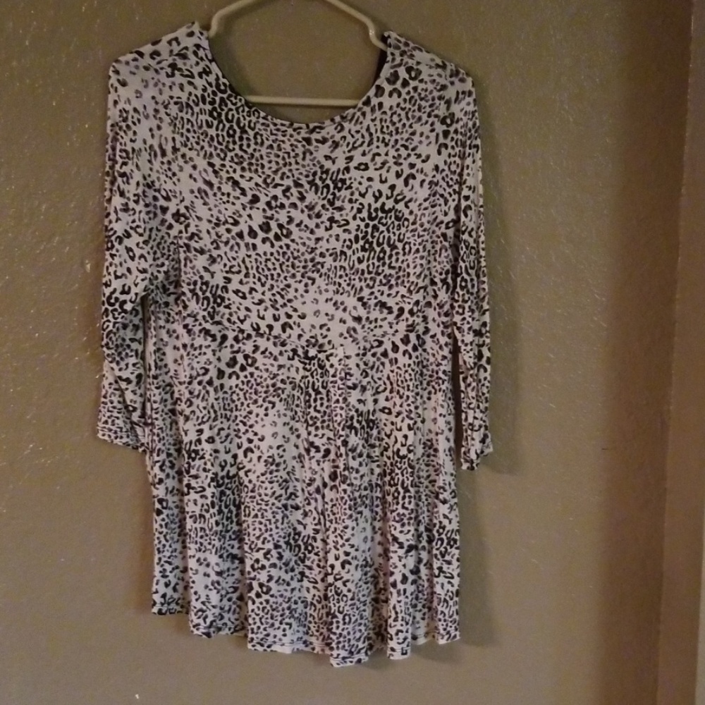 Leopard top - Picture 2 of 3